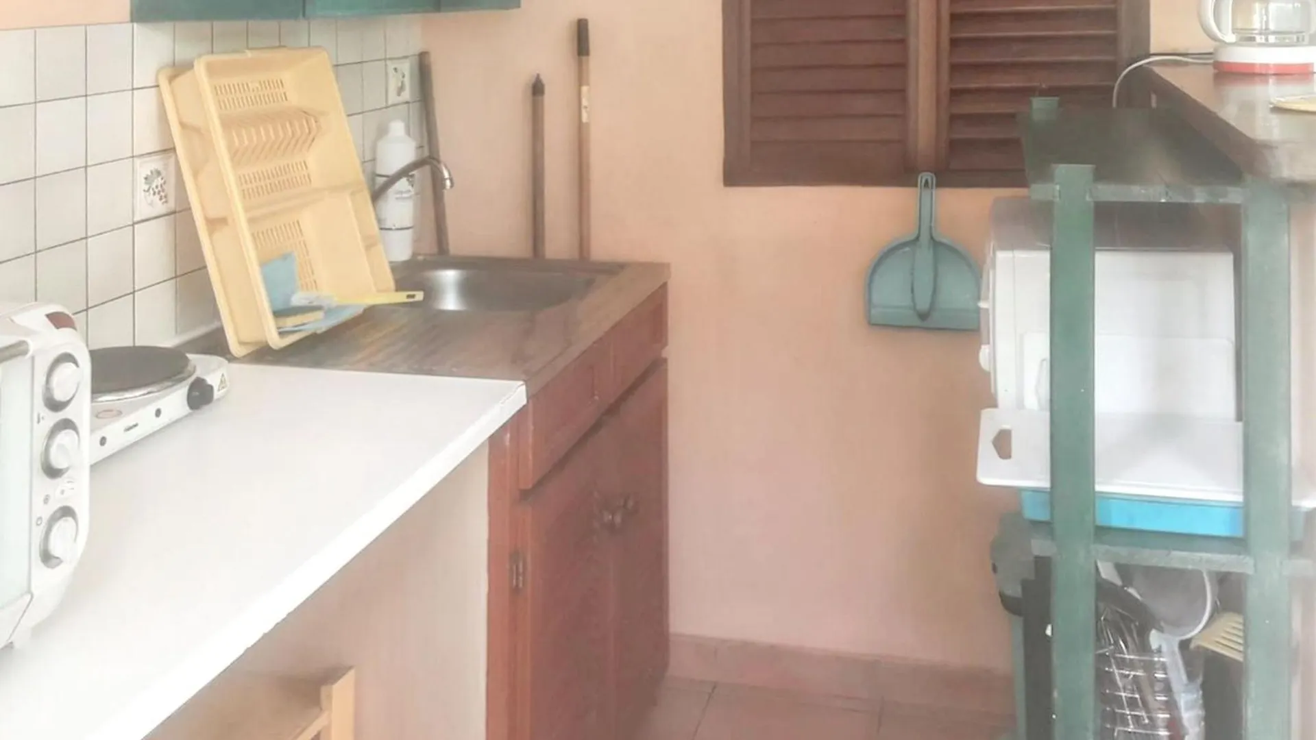 Appartement Studio Charmant La Trinite 20 M² + Jardin