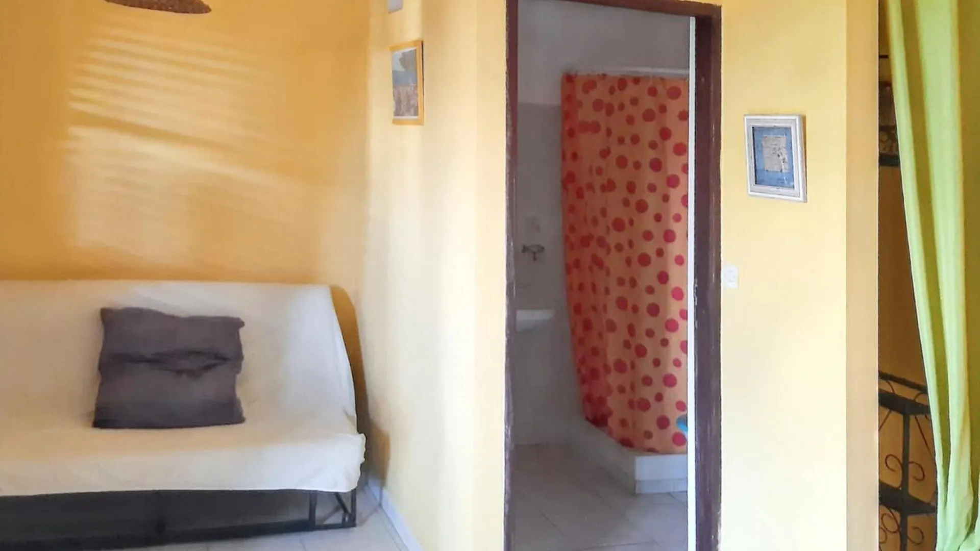 Studio Charmant La Trinite 20 M² + Jardin Appartement